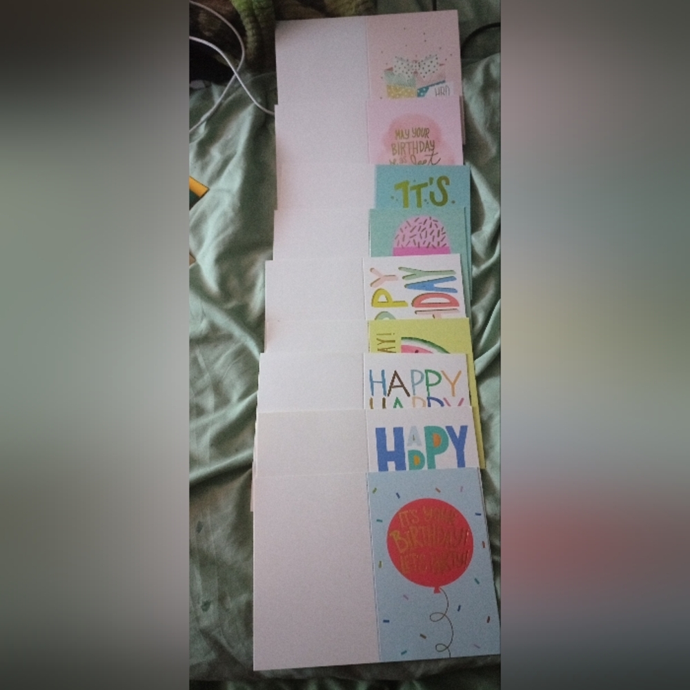 Assorted Greeting Cards Collection - Picture 6 of 8